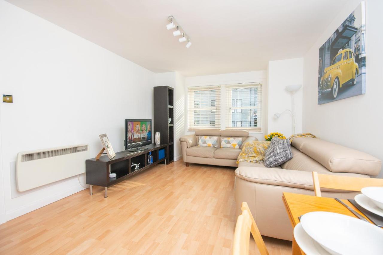 Dwellcome Home Ltd 2 Bedroom King & Double Central Apartment, Free Allocated Barrier Secured Parking Space At Rear Entrance & Fast Wifi, Ideal For Long Term Contractor, Corporate, Etc Stays, Regular Housekeeping Option - See Our Site For Assurance Aberdeen Ngoại thất bức ảnh