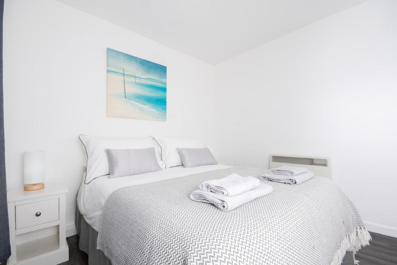 Dwellcome Home Ltd 2 Bedroom King & Double Central Apartment, Free Allocated Barrier Secured Parking Space At Rear Entrance & Fast Wifi, Ideal For Long Term Contractor, Corporate, Etc Stays, Regular Housekeeping Option - See Our Site For Assurance Aberdeen Ngoại thất bức ảnh