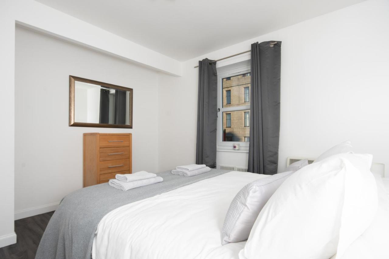 Dwellcome Home Ltd 2 Bedroom King & Double Central Apartment, Free Allocated Barrier Secured Parking Space At Rear Entrance & Fast Wifi, Ideal For Long Term Contractor, Corporate, Etc Stays, Regular Housekeeping Option - See Our Site For Assurance Aberdeen Ngoại thất bức ảnh